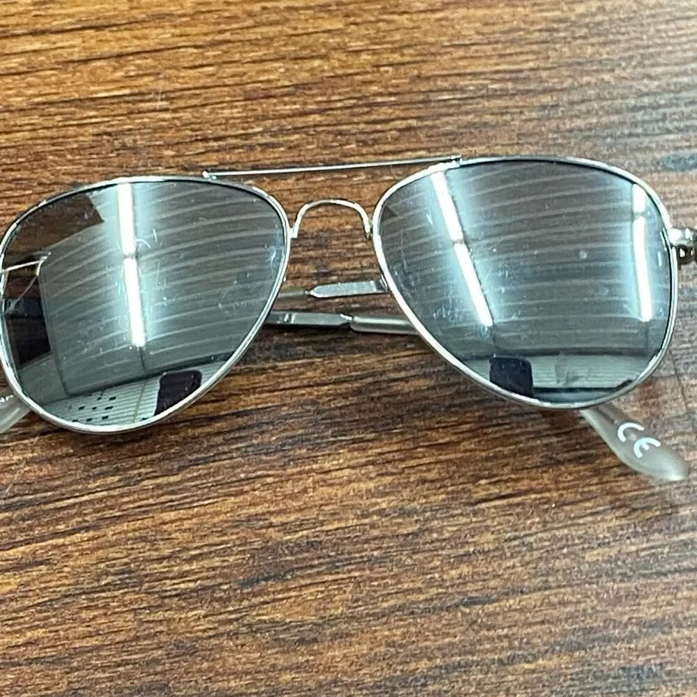 Foster Grant Unisex Adult Metal Mirrored Tinted Sunglasses Silver One Size